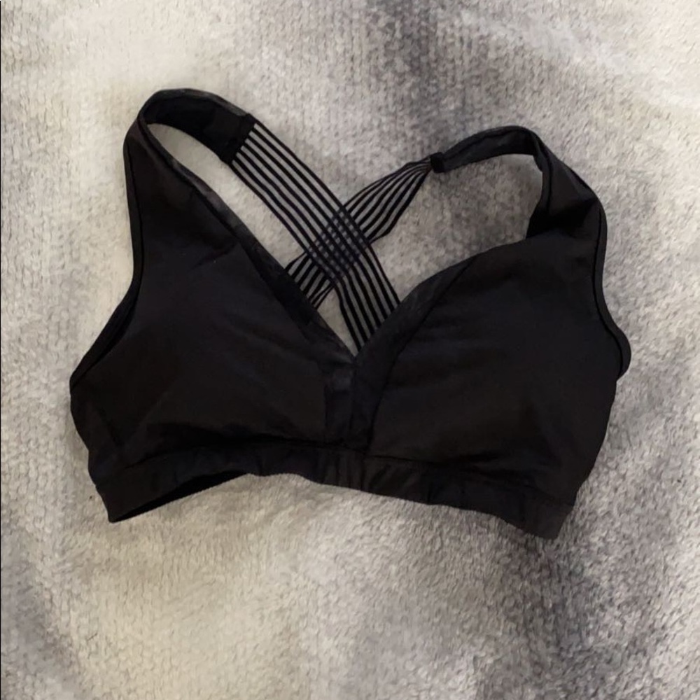 🎉 🎊 🔴 Victory’s Secret Athletic Shorts Bra